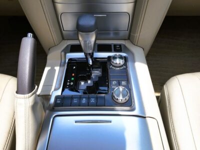 2019 Toyota Land Cruiser GXR 4.6 Litres V8 Petrol Engine White Beige SUV GCC Specs Automatic