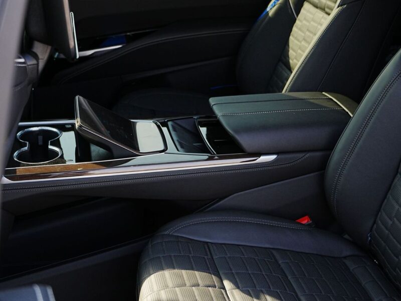 2026 Cadillac Escalade SPORT PLATINUM 6.2 Litres 8 Cylinders Petrol Engine Black SUV VIP SEATS