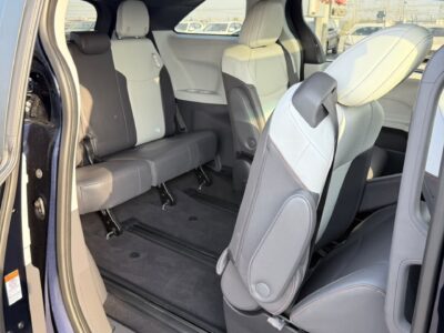 2023 TOYOTA SIENNA XLE HYBRID 2.5 Litres 4 Cylinders Engine Blue Grey SUV Canadian Specs