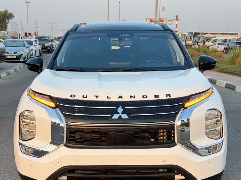 2024 MITSUBISHI OUTLANDER High-LINE 2.5 Litres 4 Cylinders Petrol Engine White Black SUV