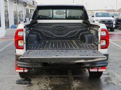 2026 Toyota Hilux GR SPORT 2.8 Litres 4 Cylinders Diesel Engine White Black SUV GCC Specs