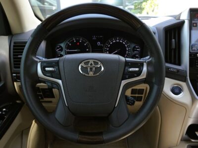 2019 Toyota Land Cruiser GXR 4.6 Litres V8 Petrol Engine White Beige SUV GCC Specs Automatic
