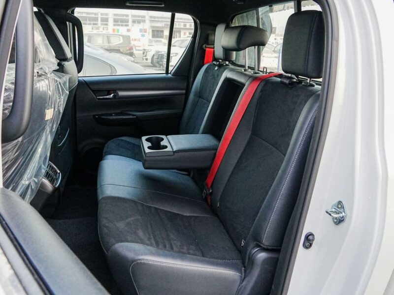 2026 Toyota Hilux GR SPORT 2.8 Litres 4 Cylinders Diesel Engine White Black SUV GCC Specs