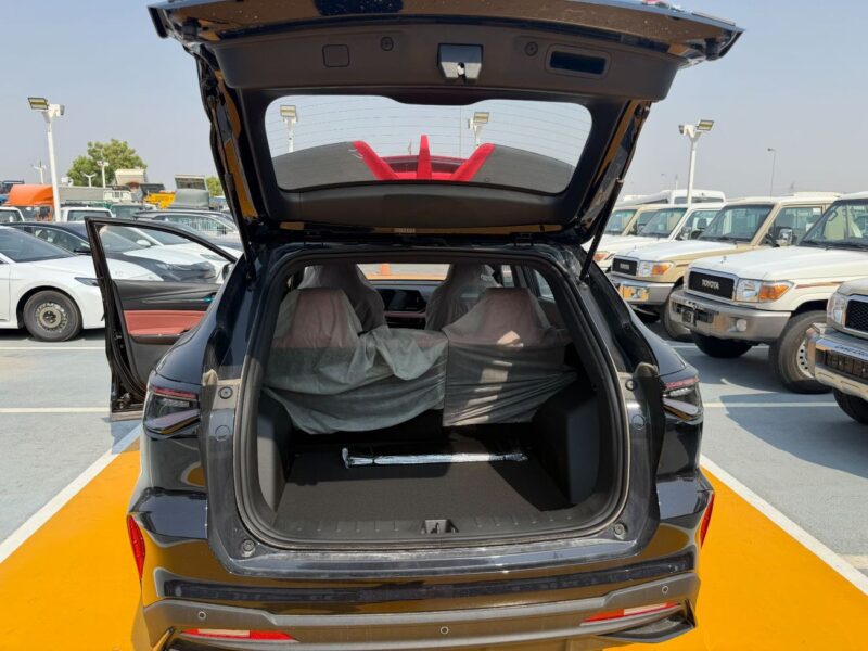 2026 Changan X5 Plus BEYOND PRO 1.5-liter Turbocharged 4-Cylinder Engine Black Red SUV