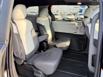 2023 TOYOTA SIENNA XLE HYBRID 2.5 Litres 4 Cylinders Engine Blue Grey SUV Canadian Specs