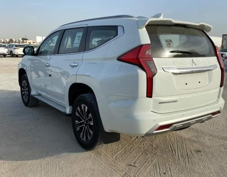 2026 Mitsubishi Montero Sport 3.0-Liter V6 Petrol Engine White Black SUV GCC Specs Automatic