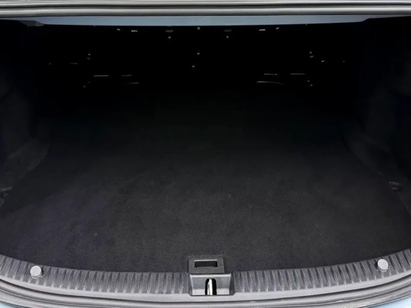 2018 Mercedes-Benz C-Class C200 4 Cylinders Petrol Engine Blue Red Sedan GCC Specs