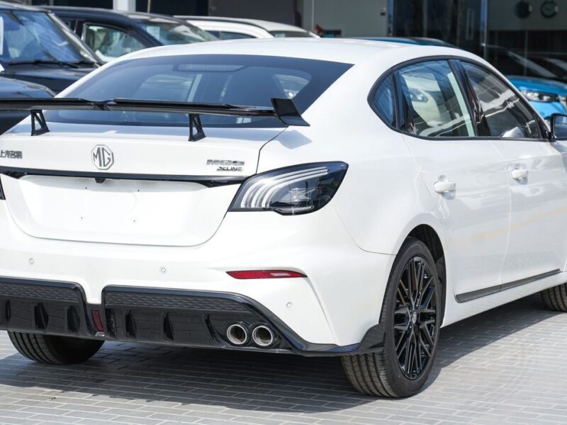 2025 MG 6 LUXURY 4 Cylinders Petrol Engine White Black Sedan Chinese Specs Automatic