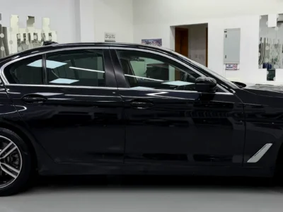 2021 BMW 5-Series 520i Exclusive 4 Cylinders Petrol Engine Black Brown Sedan GCC Specs
