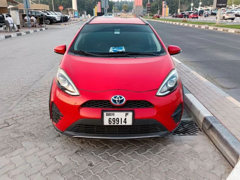 2018 Toyota Prius+ 1.5 Litres 4 Cylinders Hybrid Engine Red Black SUV American Specs