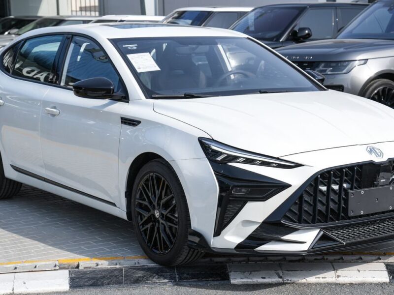 2025 MG 6 LUXURY 4 Cylinders Petrol Engine White Black Sedan Chinese Specs Automatic
