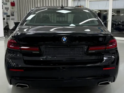 2021 BMW 5-Series 520i Exclusive 4 Cylinders Petrol Engine Black Brown Sedan GCC Specs