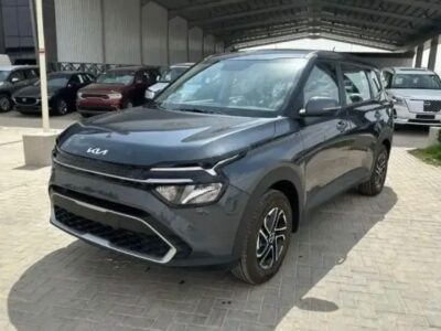 2026 Kia Carens 1.5L Naturally Aspirated 4 Cylinders Petrol Engine Grey Beige SUV GCC Specs