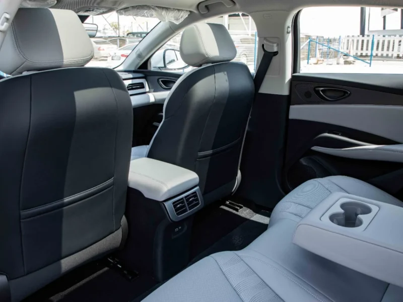 2026 BYD SEAL 06 PREMIUM Edition 210KM 1.5 Litres 4 Cylinders Hybrid Engine White Beige Sedan