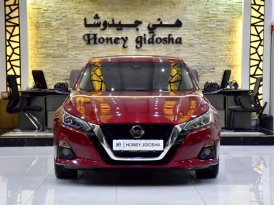 2020 Nissan Altima SR 4 Cylinders Petrol Engine Red Black Sedan American Specs Automatic