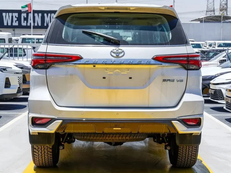 2026 Toyota Fortuner SR5 4.0 Litres 6 Cylinders Petrol Engine White Black SUV GCC Specs Automatic