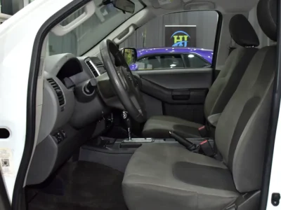 2015 Nissan Xterra SE 4.0 Litres 6 Cylinders Petrol Engine White Black SUV GCC Specs Automatic
