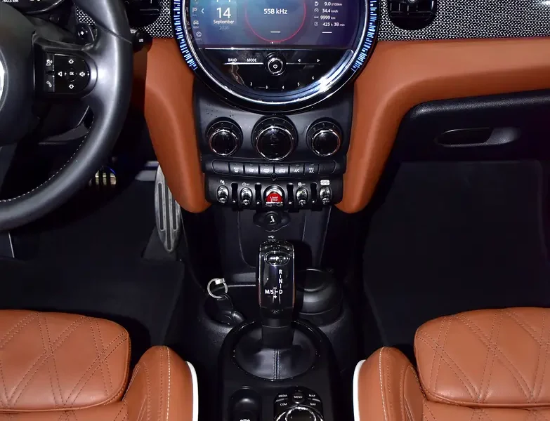 2022 MINI Cooper Cooper S 4 Cylinders Petrol Engine White Tan Hatchback GCC Specs Automatic