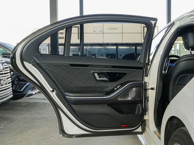 2022 Mercedes-Benz S580e 3.0 Litres Turbocharged 6 Cylinders Hybrid Engine White Black Sedan