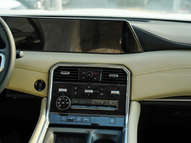 2026 Nissan Patrol LE T2 3.5-liter V6 twin-turbocharged Petrol Engine Grey Beige SUV GCC Specs