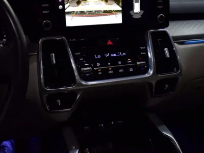 2023 Kia Sorento DLX 6 Cylinders Petrol Engine White Beige SUV GCC Specs Automatic