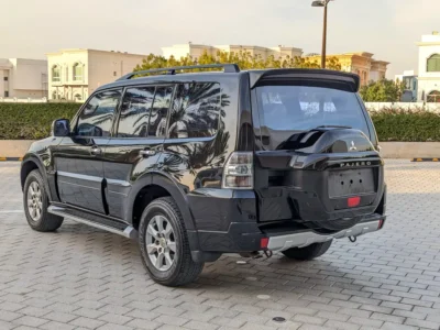 2016 Mitsubishi Pajero GLS Top Line 3.5 Litres 6 Cylinders Petrol Engine Black Beige SUV GCC Specs