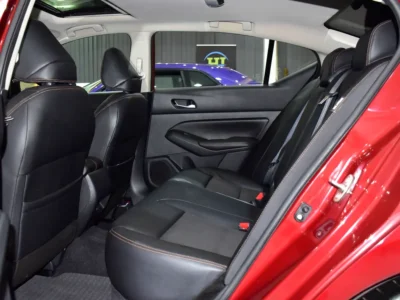 2020 Nissan Altima SR 4 Cylinders Petrol Engine Red Black Sedan American Specs Automatic