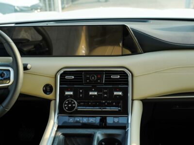 2026 Nissan Patrol LE T2 3.5-liter V6 twin-turbocharged Petrol Engine Green Beige SUV GCC Specs