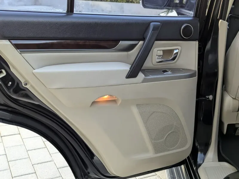 2016 Mitsubishi Pajero GLS Top Line 3.5 Litres 6 Cylinders Petrol Engine Black Beige SUV GCC Specs