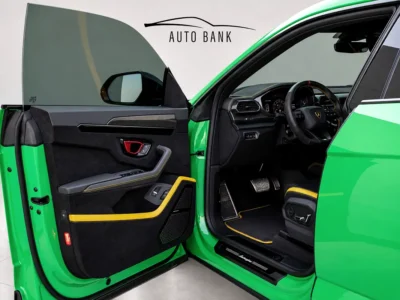 2024 Lamborghini Urus Performante 4.0L V8 Twin-Turbo Engine Green Black SUV Korean Specs