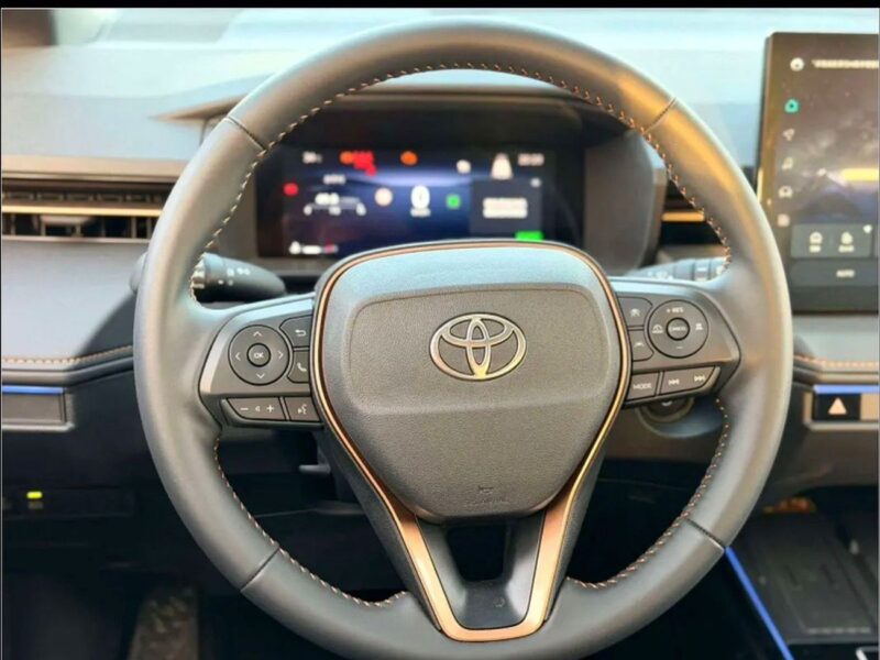 2026 TOYOTA FRONTLANDER LUXURY VIP 2.0L 4 Cylinders Hybrid Engine White Black SUV Chinese Specs
