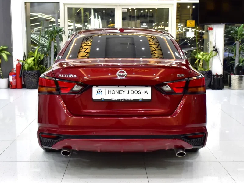 2020 Nissan Altima SR 4 Cylinders Petrol Engine Red Black Sedan American Specs Automatic