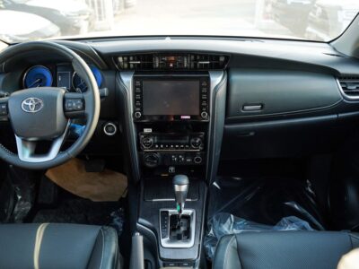 2026 Toyota Fortuner SR5 4.0 Litres 6 Cylinders Petrol Engine Grey Black SUV GCC Specs FULL OPTION