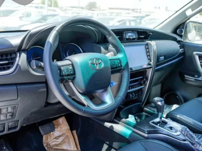 2026 Toyota Fortuner SR5 4.0 Litres 6 Cylinders Petrol Engine White Black SUV GCC Specs Automatic