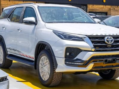 2026 Toyota Fortuner SR5 4.0 Litres 6 Cylinders Petrol Engine White Black SUV GCC Specs Automatic