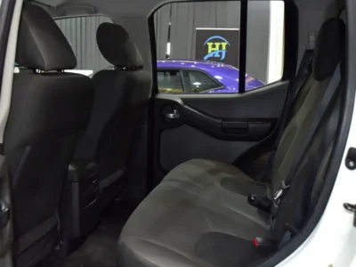 2015 Nissan Xterra SE 4.0 Litres 6 Cylinders Petrol Engine White Black SUV GCC Specs Automatic