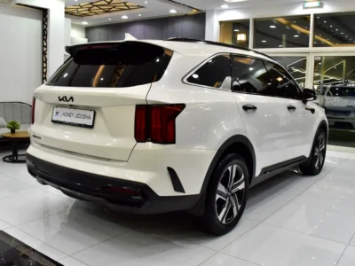 2023 Kia Sorento DLX 6 Cylinders Petrol Engine White Beige SUV GCC Specs Automatic