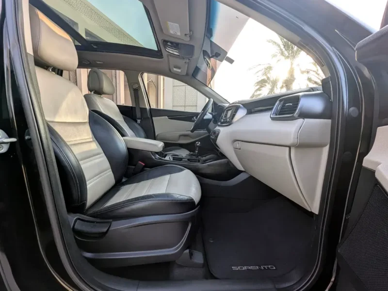 2016 Kia Sorento LX Premium 2.4L 4 Cylinders Petrol Engine Black Beige SUV GCC Specs Full Option
