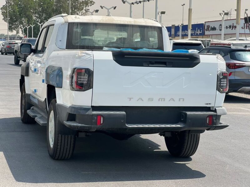 2026 Kia Tasman EX 2.5 Litres 4 Cylinders Petrol Engine White Black Pickup Truck GCC Specs