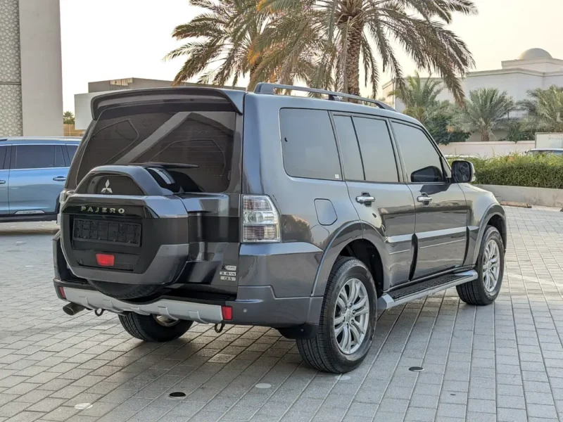 2017 Mitsubishi Pajero GLS Top Line 3.5 Litres 6 Cylinders Petrol Engine Grey Black SUV GCC Specs