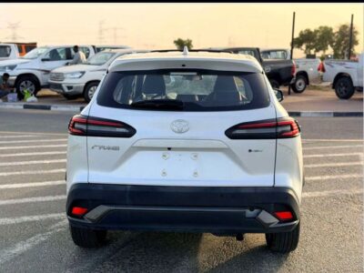 2026 TOYOTA FRONTLANDER LUXURY VIP 2.0L 4 Cylinders Hybrid Engine White Black SUV Chinese Specs