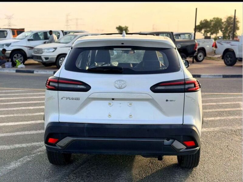 2026 TOYOTA FRONTLANDER LUXURY VIP 2.0L 4 Cylinders Hybrid Engine White Black SUV Chinese Specs