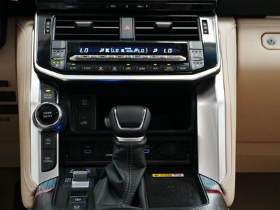 2026 Toyota Land Cruiser VXR 3.5 Litres 6 Cylinders Petrol Engine White Beige SUV GCC Specs