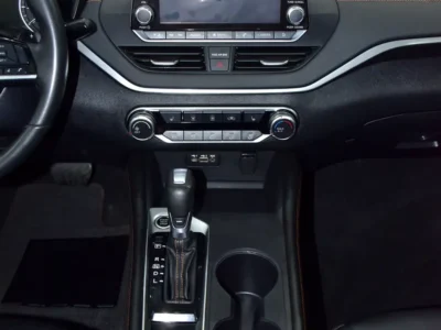 2020 Nissan Altima SR 4 Cylinders Petrol Engine Red Black Sedan American Specs Automatic
