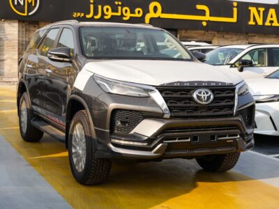 2026 Toyota Fortuner SR5 4.0 Litres 6 Cylinders Petrol Engine Grey Black SUV GCC Specs FULL OPTION