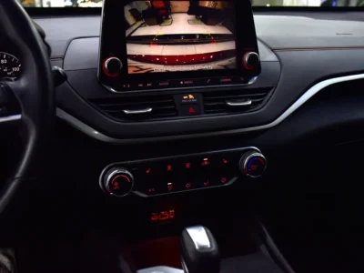 2020 Nissan Altima SR 4 Cylinders Petrol Engine Red Black Sedan American Specs Automatic