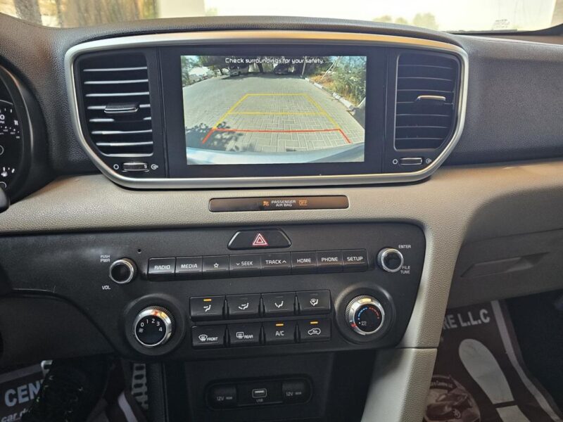 2022 Kia Sportage Sport Version 2.5L 4 Cylinders Petrol Engine Silver Beige SUV American Specs