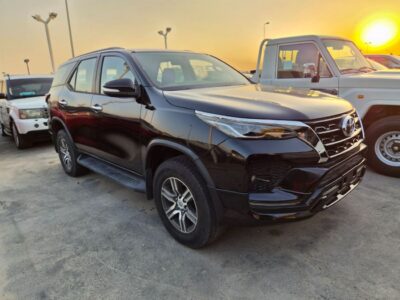 2017 Toyota Fortuner GXR Converted to 2025 Kit 4.0L 6 Cylinders Petrol Engine Black SUV GCC