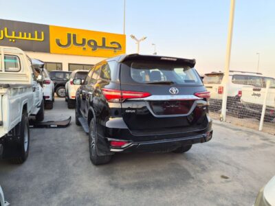 2017 Toyota Fortuner GXR Converted to 2025 Kit 4.0L 6 Cylinders Petrol Engine Black SUV GCC