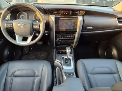 2017 Toyota Fortuner GXR Converted to 2025 Kit 4.0L 6 Cylinders Petrol Engine Black SUV GCC